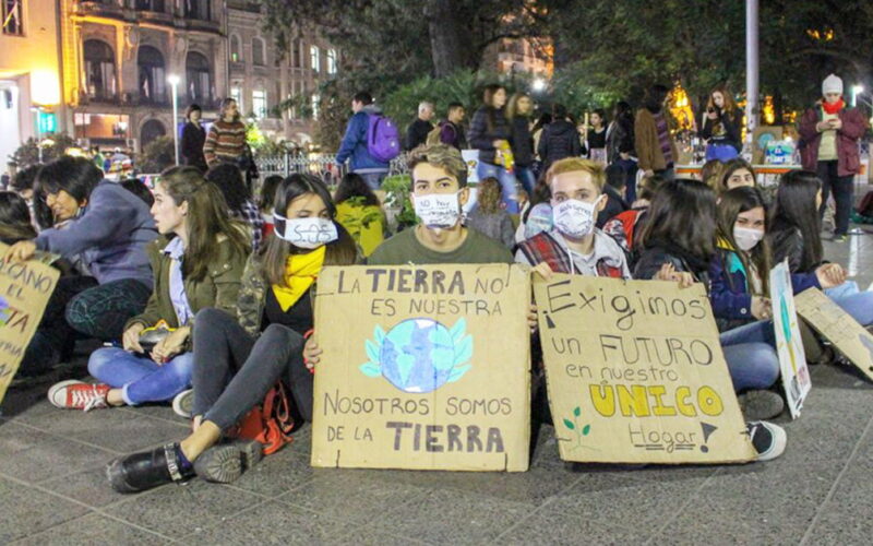 JOVENES POR EL CLIMA 1 scaled