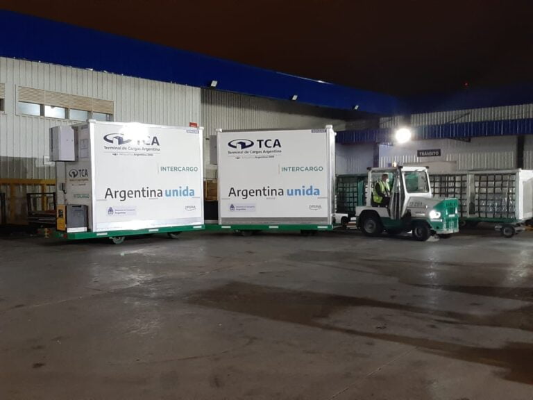 Llegaron al país las primeras 580 mil dosis de la vacuna Covishield