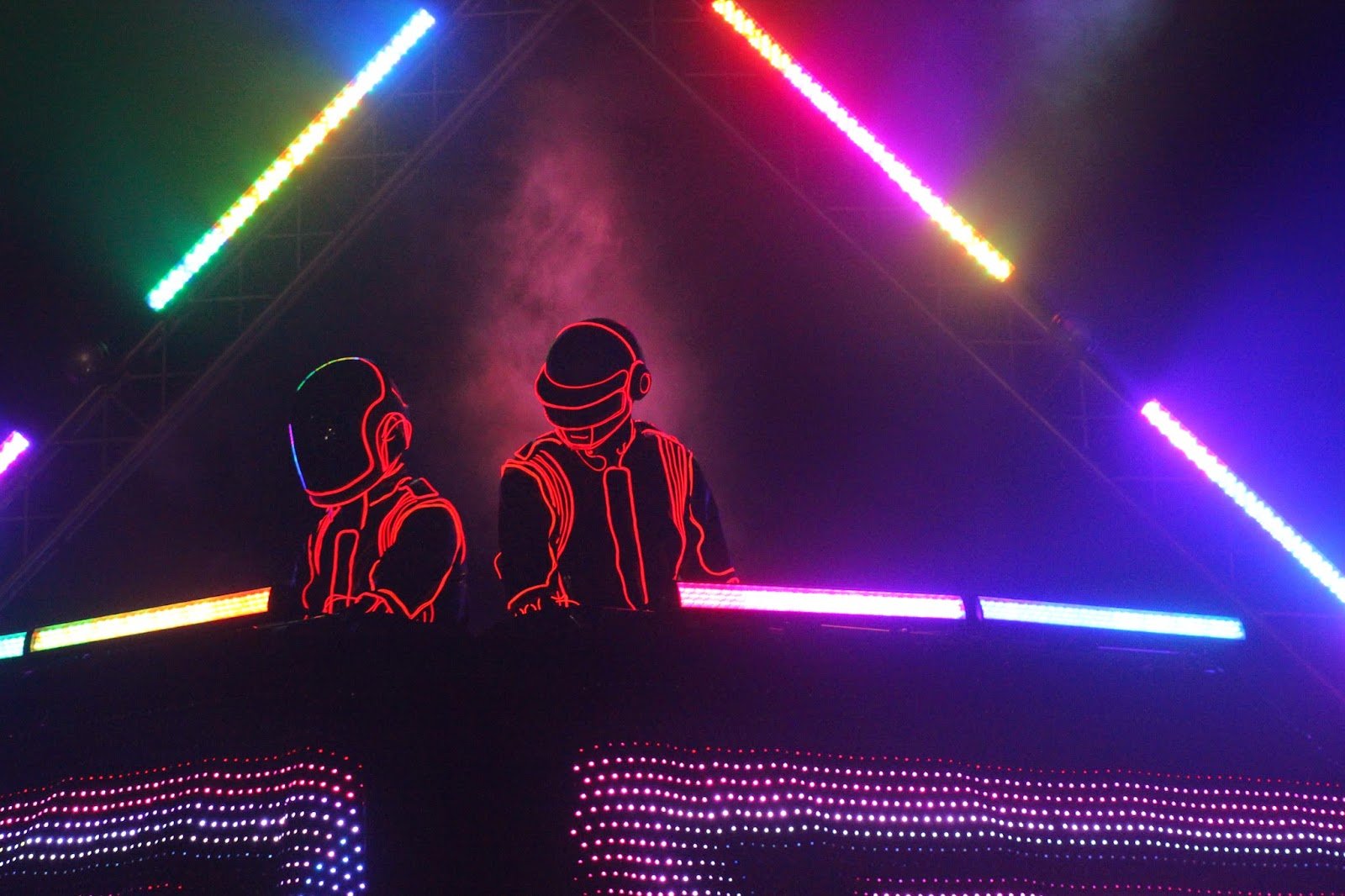 One More Time Una Historia Al Margen Sobre Daft Punk La Nota Tucuman El Medio Para Tus Ideas