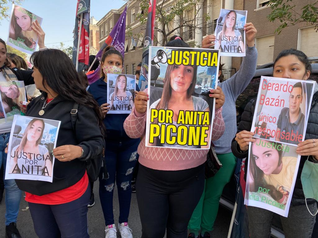 Instigación al suicidio: a un año de la muerte de Ana Picone su familia  pide Justicia » La Nota Tucumán: Periodismo comprometido mirada de género