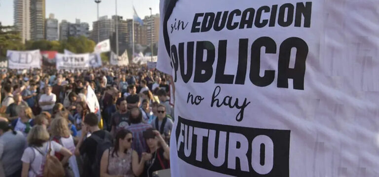 La defensa de la universidad pública es comunitaria