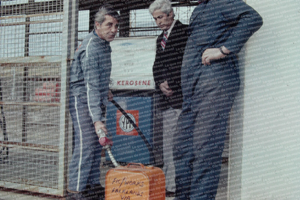 El 10 de junio y la soberanía: una memoria posible para Malvinas 6 Surtidor de YPF. Puerto Stanley 1977 01